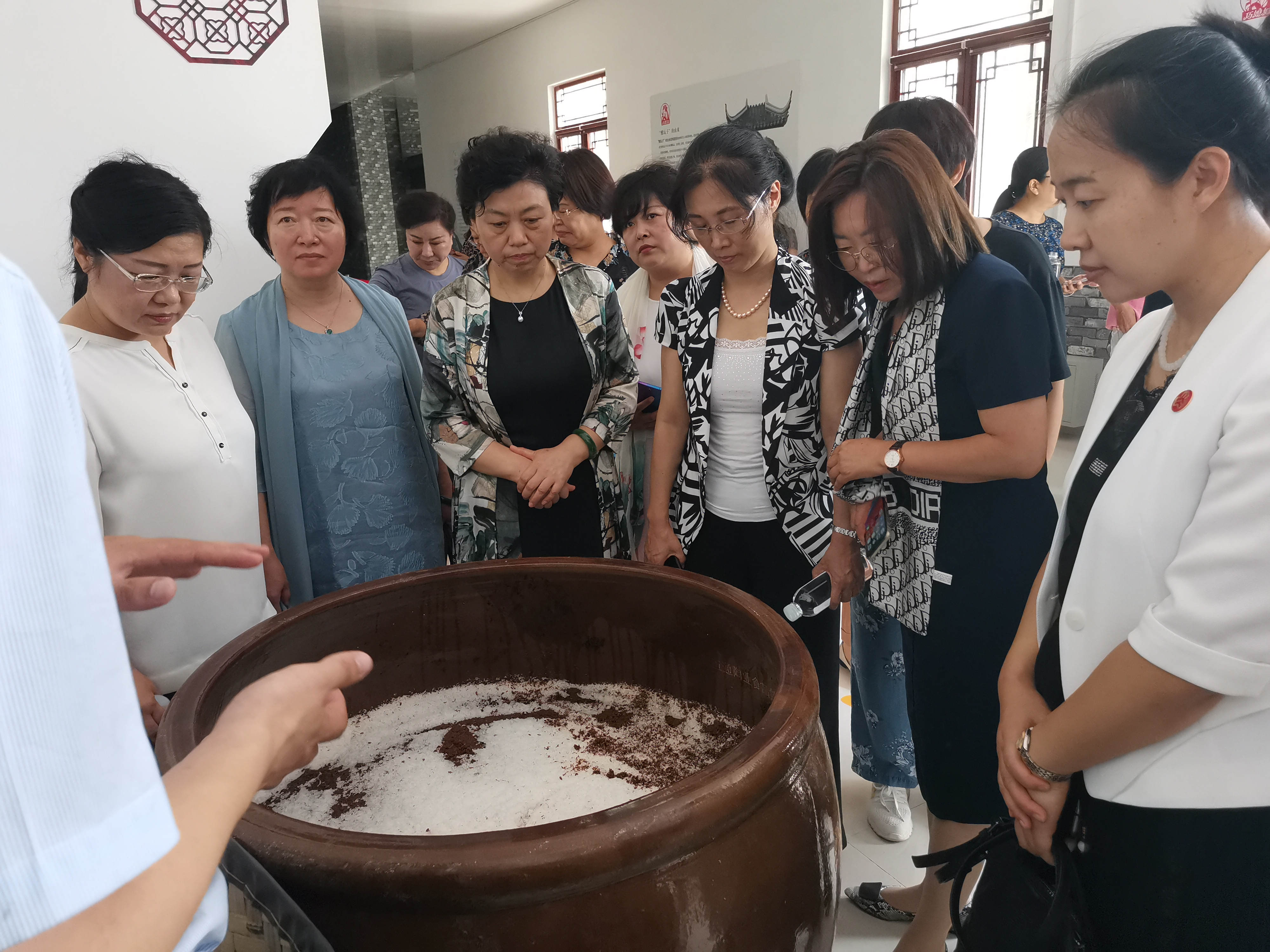 1594368780464023.jpg 7-巧媳妇参观1_副本.jpg