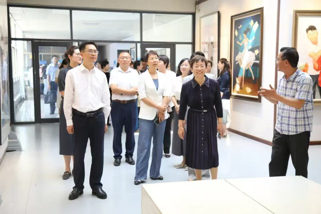 观摩1.png